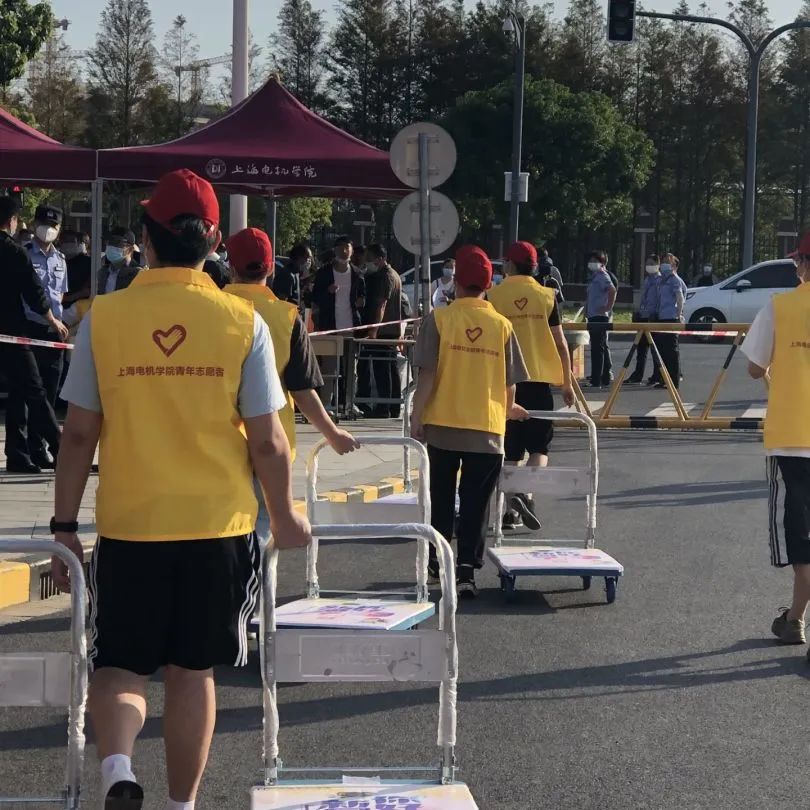 迎新派对 | 开学啦！多图直击2022级新生报到现场！！